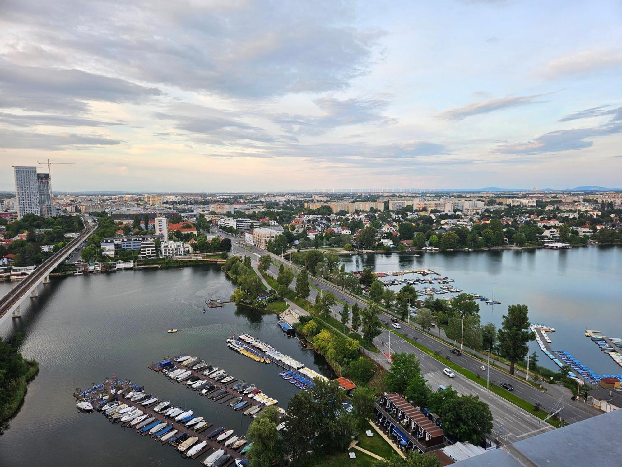 Yuki'S Place - Un-Vic, Danube Beach And Subway Near To Downtown Wiedeń Zewnętrze zdjęcie